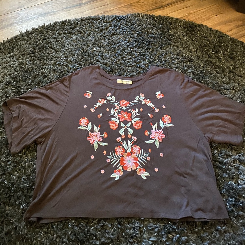 Flower embroidered crop top